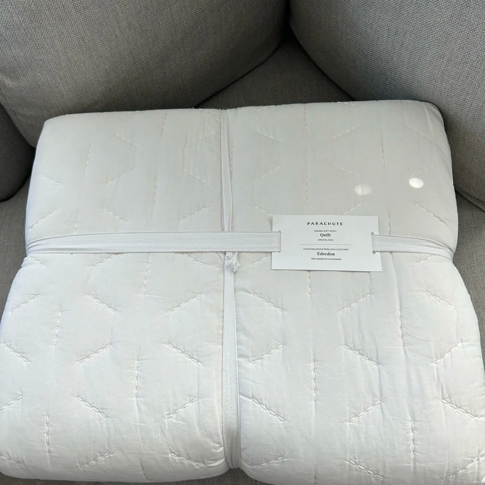 Parachute NWT Soft stitch organic cotton quilt